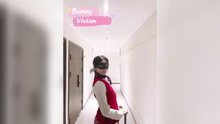绝美高颜值逆天长腿女神『Vivian』南航空姐淫靡的私生活，抚媚身材制服简直比空姐还有气质，超美肉丝大长腿扶腰后入.