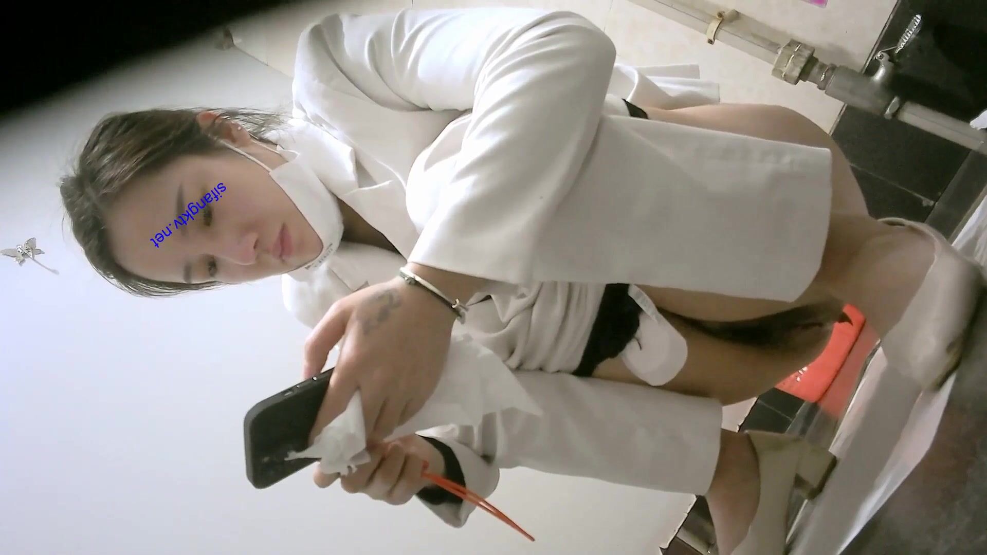 酒店女厕全景偷拍 多位美女职员的各种极品鲍鱼.