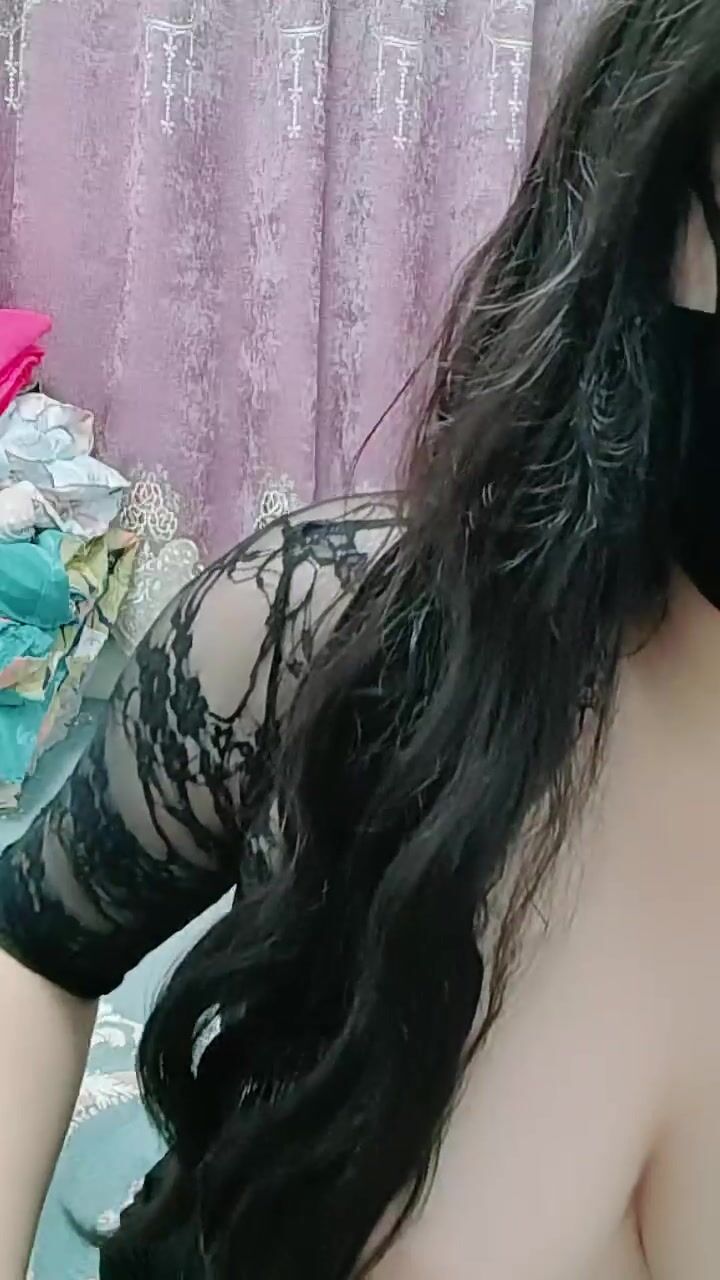 【夜袭少妇】G奶少妇! 巨乳肥臀 丝袜掰穴自慰 无套狂干.