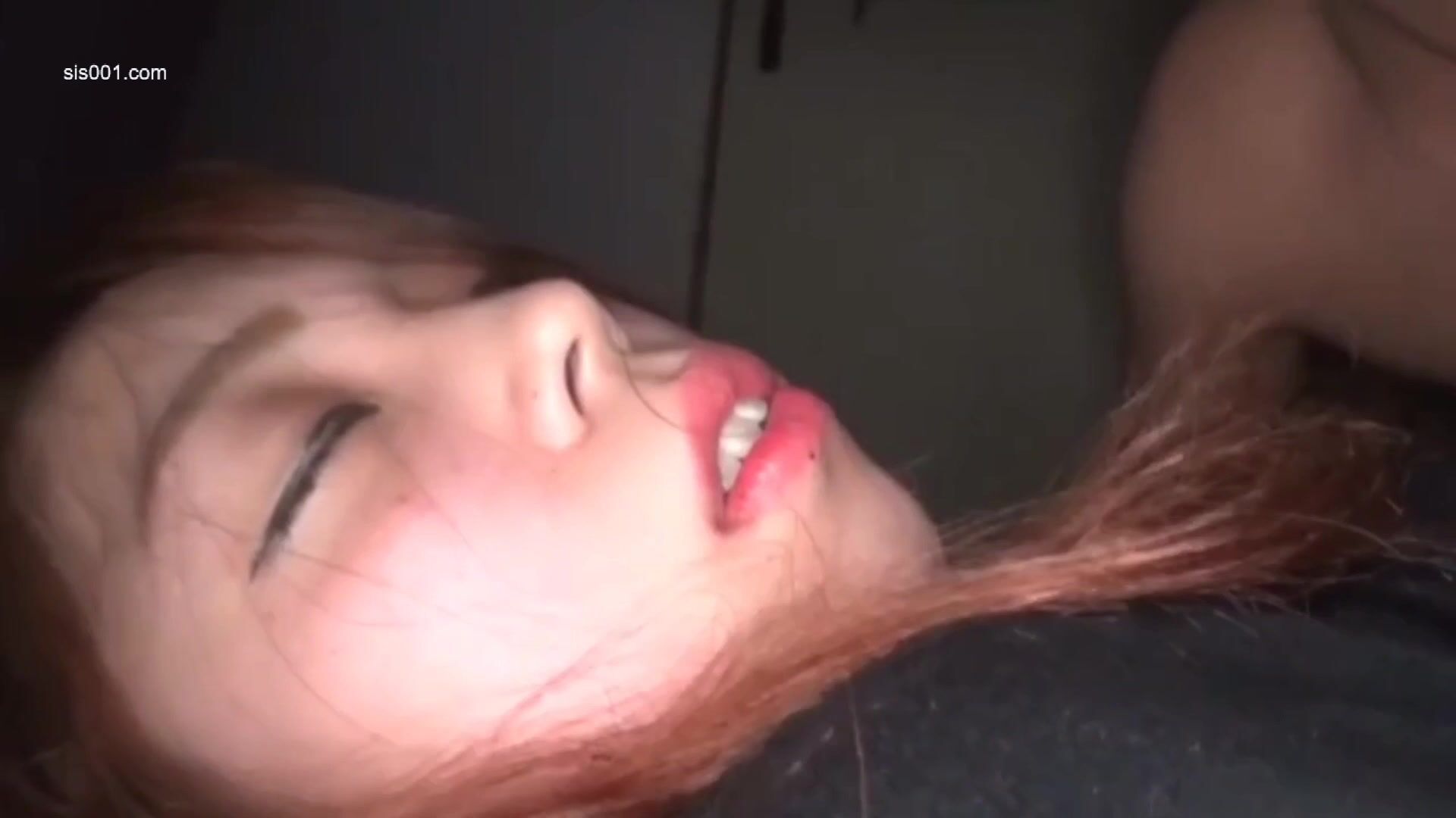 迷玩漂亮小姐姐 身材苗条皮肤白皙 多汁无毛小鲍鱼多拉丝了 被无套抽插 内了满满一粉穴浓稠精液