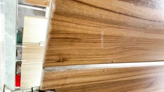 办公楼女厕近距离贴B拍 两位美女职员的小黑鲍鱼.