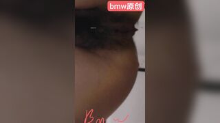 【极品厕拍】手持闪光变焦 极品女神主播 超清拍摄.