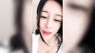 女神回来啦！S级身材，抚媚姐姐【霸气白骨精】福利，抠穴道具自慰