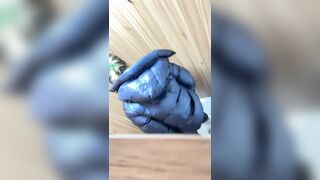 最新流出偷拍美女人事妹子抄底尿尿 刚刮完毛的嫩逼 上的体香还挺好闻的