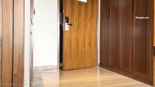 丝袜控必备】，美腿美足美乳！推特女神【是幼薇儿】3部未流出剧情福利，制服空姐下班，被入室流氓Q奸1