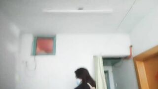 探访按摩店 城中村内找了一个轻熟女，直接无套乱艹，太爽了，没艹几下就内射了