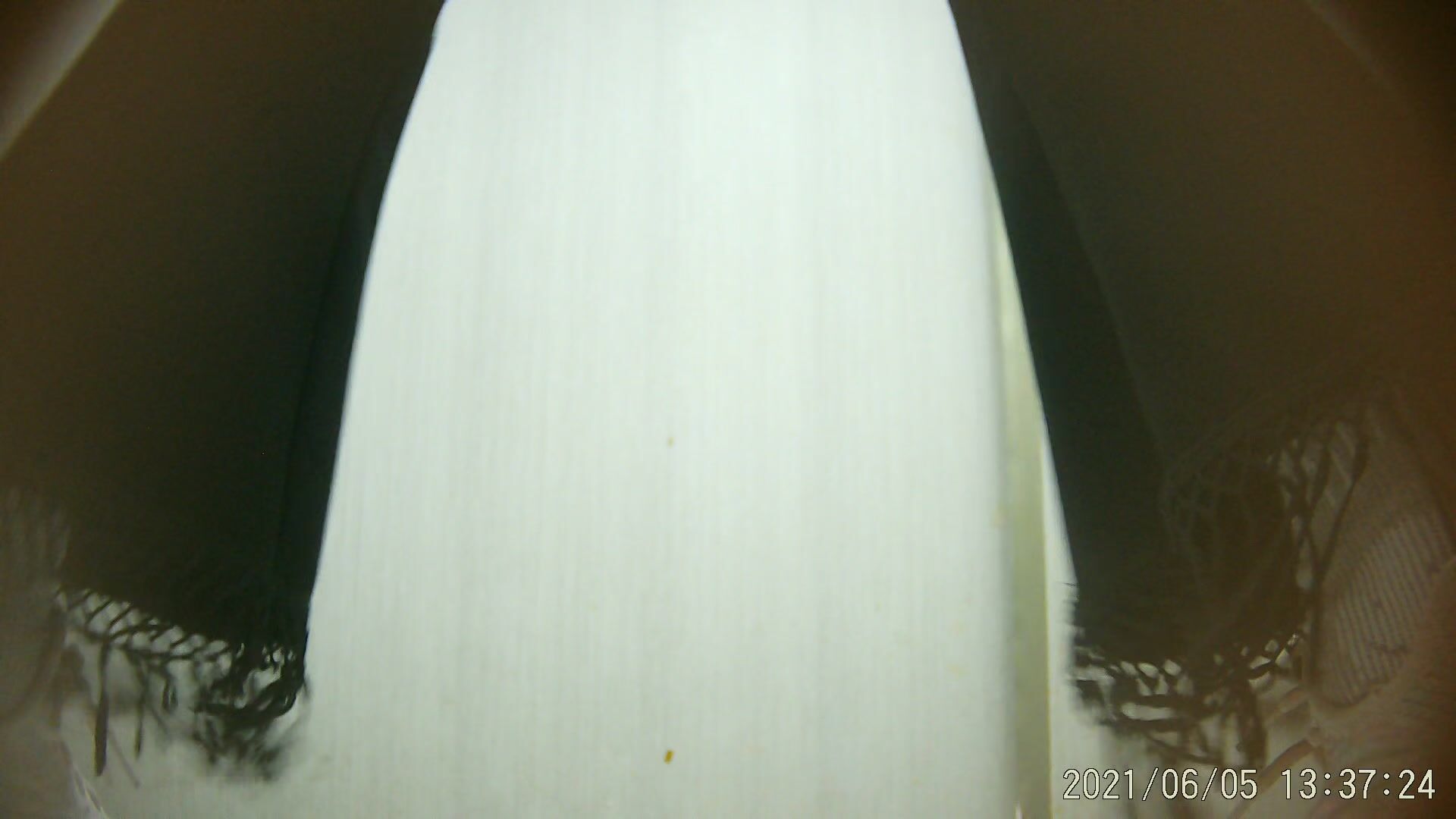 精品厕拍】，商场女厕，高清近景，偸拍数位美少妇方便，菊花私洞清晰可见，浮想联翩，非常诱惑2