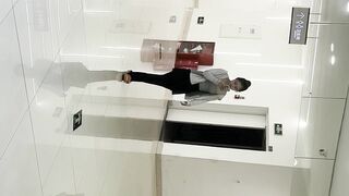 新流出❤️魔手☛外购手持厕拍会展中心女厕偷拍几个白领姐姐凉鞋美女下面毛真多