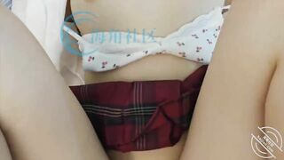 .酒后强奸女儿，女儿的粉穴被父亲的精液入侵了