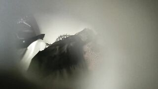 新流出❤️手持厕拍猫眼原创偷拍几个颜值不错的气质美女尿尿