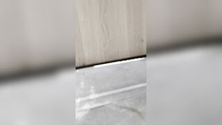 写字楼女厕全景偷拍 几个美女职员的肥美大鲍鱼1