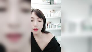 2025年3月最新，母婴店板娘，【桃花源】，今天没生意，寂寞少妇赚外快，给大哥们看看自己有多骚1