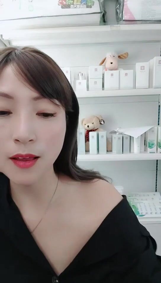 2025年3月最新，母婴店板娘，【桃花源】，今天没生意，寂寞少妇赚外快，给大哥们看看自己有多骚1