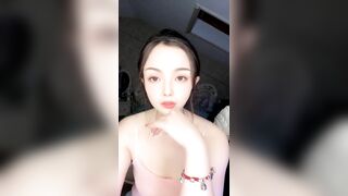 女神 妙妙】 完美尤物正常播的时候给人一种明星贵妇的感觉，大秀的时候又让人眼前一亮好淫荡啊，超级反差