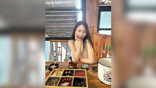 2025年3月最新泄密精品，在校大学生现女友。和男友日常露脸做爱视频，被男友拉到楼道操。帮大家确定过了人照合一