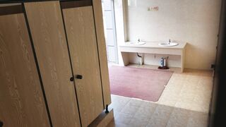 公园路边女厕全景偷拍带娃的宝妈张着大口的肥鲍鱼4K原档