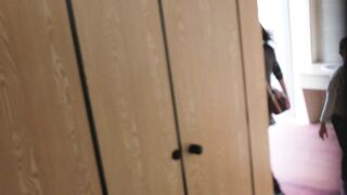 公园路边女厕全景偷拍带娃的宝妈张着大口的肥鲍鱼4K原档