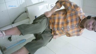 精品厕拍】，脸逼同框高清偷拍女蹲厕，各种类型小姐姐方便，微胖小妹闻自己内裤上的白带有无异味6