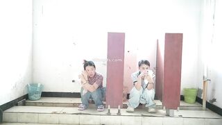 4月流出佼佼者全景廁拍❤️系列蘇州工業園電子廠女工宿舍女廁——升級全景 溝底雙視角偷拍2