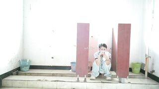 4月流出佼佼者全景廁拍❤️系列蘇州工業園電子廠女工宿舍女廁——升級全景 溝底雙視角偷拍3