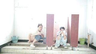 4月流出佼佼者全景廁拍❤️系列蘇州工業園電子廠女工宿舍女廁——升級全景 溝底雙視角偷拍3