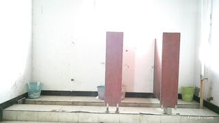 4月流出佼佼者全景廁拍❤️系列蘇州工業園電子廠女工宿舍女廁——升級全景 溝底雙視角偷拍4