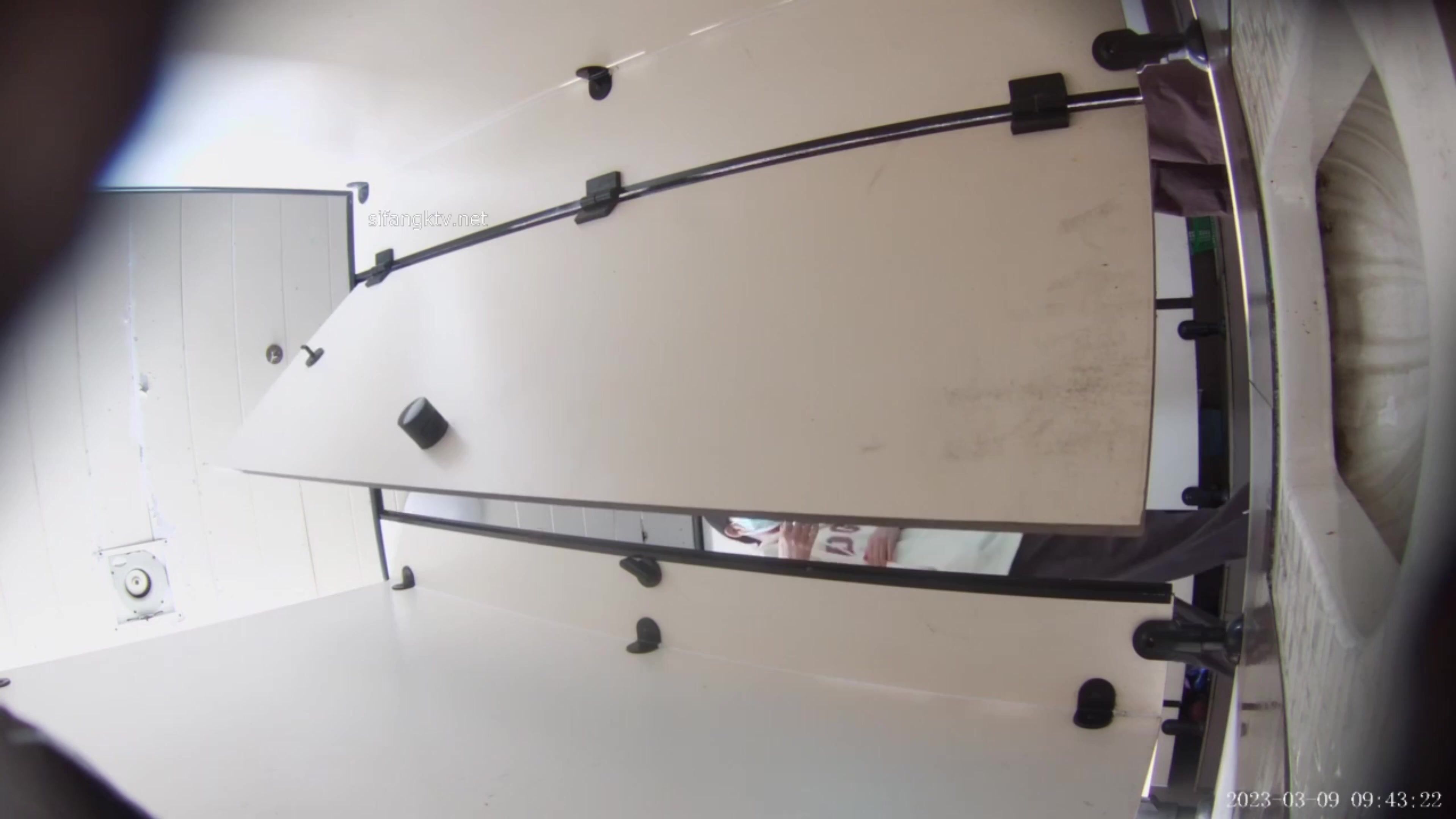⚫️【精品廁拍】，定點4K全景真實偸拍，職校女廁記錄超多小姐姐方便，先拍臉再拍雙洞9