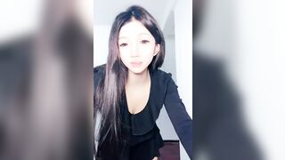 校花女神 【秒爆】逆天颜值，魔鬼身材 全裸骚舞 道具自慰1