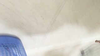 大胆坑神藏身办公楼女厕，全方位偸拍超多小姐姐方便，拍脸又拍逼，各种大屁股3