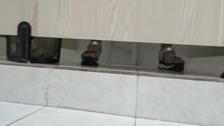 校外补习班女厕全景偷拍❤️多位学妹和美女老师各种粉嫩的小鲍鱼3