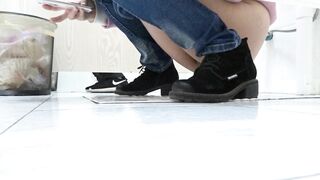 校外补习班女厕全景偷拍 多位学妹和美女老师各种粉嫩的小鲍鱼.0