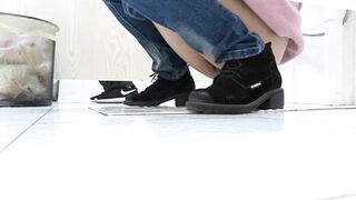 校外补习班女厕全景偷拍 多位学妹和美女老师各种粉嫩的小鲍鱼.0