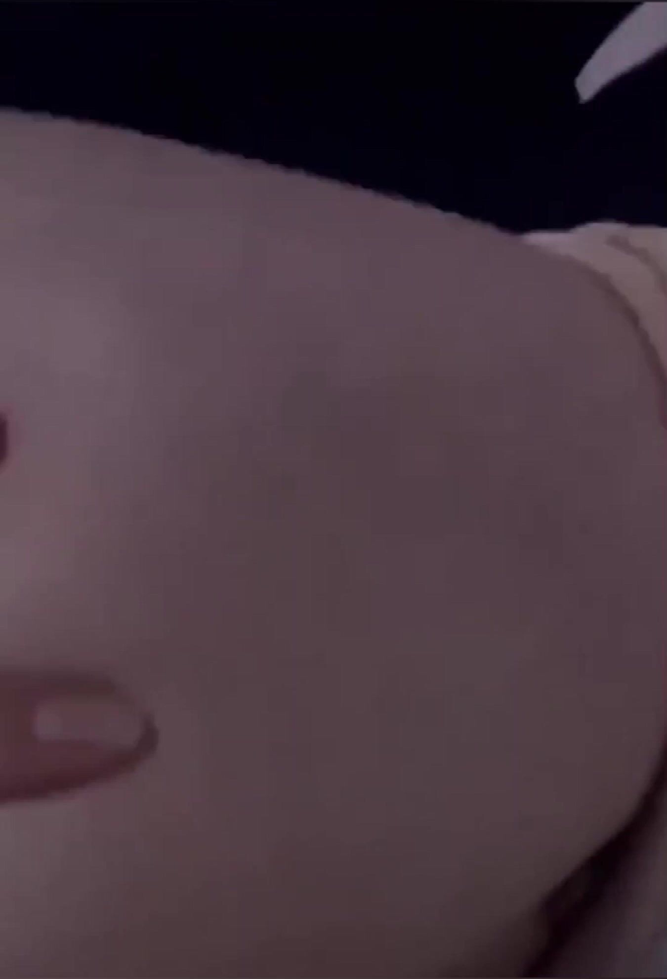 单身宿舍强操喝多了的美女同事 虽然反应有点强烈但是被小伙直接扣B拿下