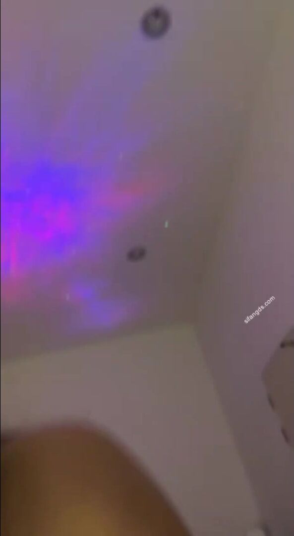 最新吃瓜】，超高颜值鬼头BBW顶级外围【金伊娜】隐私流出，大众面前的女神，私下金主的母狗露脸3P性爱