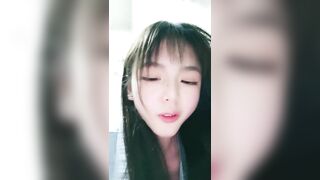 高颜值白富美，抖音网红女神【小馋猫】还是下海了，美到爆究极反差，诱人裸舞，脸穴同框自慰喷水.0