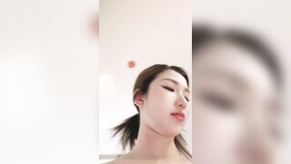 精品推荐 极品颜值美少女『熙酱』精剪性感抖胸大摆锤一字马全裸骚舞.