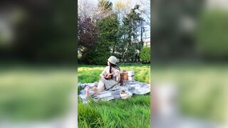 推特极品阿黑颜母狗「Pupu噗噗」《小姐森林野餐篇1》管家说小姐每周都会独自去森林野餐，这不过是小姐隐藏欲望的借口