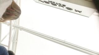 大神一路跟踪尾随偷拍不穿内裤的短裙少妇 肥美多汁的美鲍鱼真想尝一尝