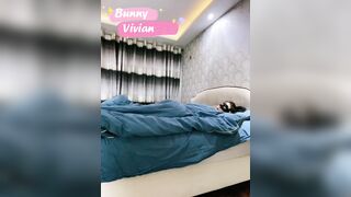 绝美长腿御姐『Vivian』合集，超美抚媚身材 肉丝大长腿扶腰后入 别人眼中的女神乖乖翘起美臀被操6