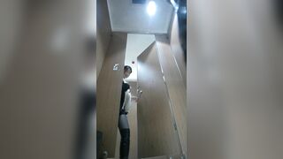 星级酒店女厕全景偷拍多位高颜值大长腿黑丝美女❤️人美B更美7