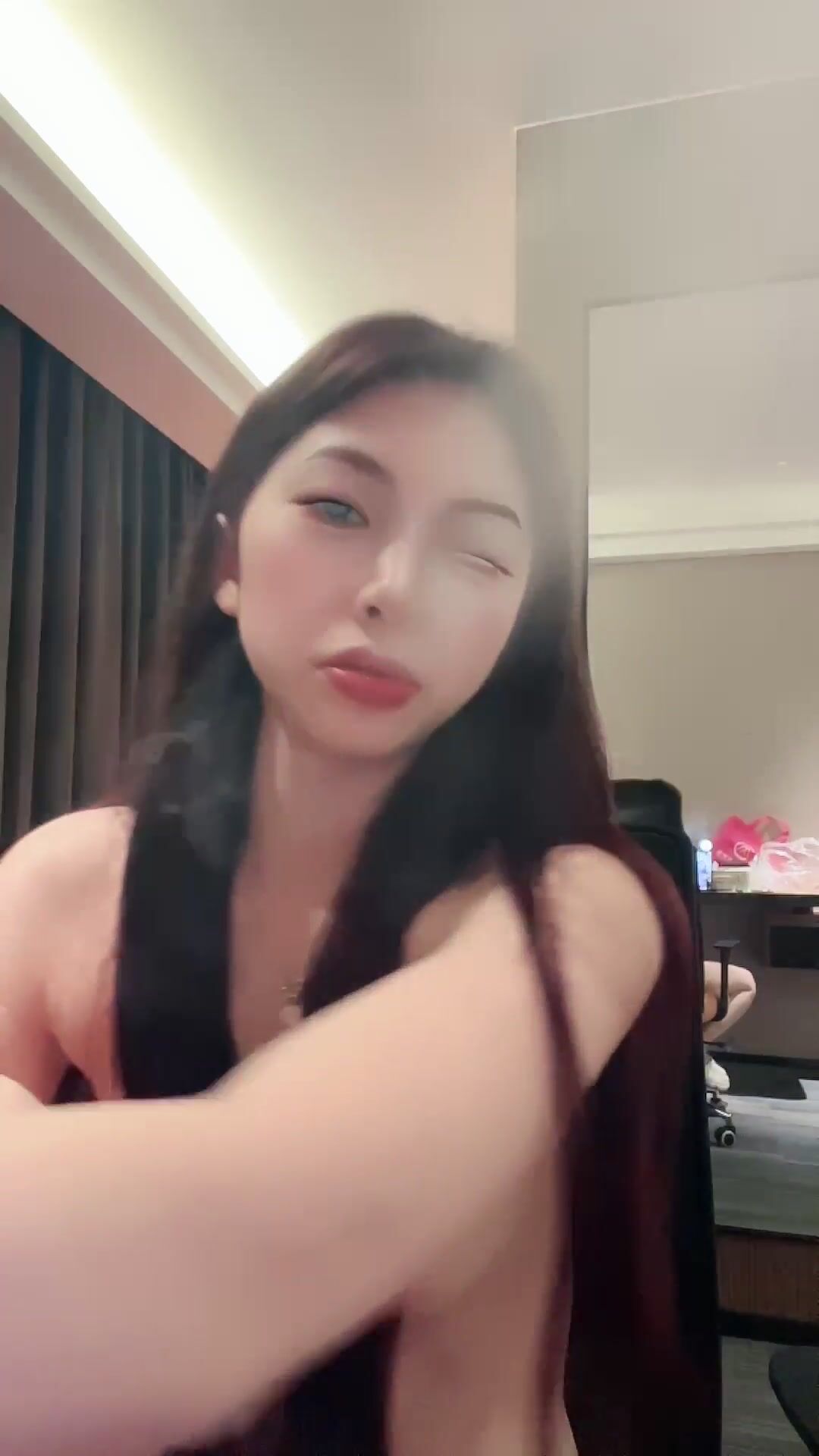 超粉嫩女神~道具抽插白浆直流~洗澡诱惑啪啪秀1