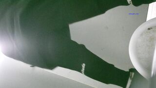 大学城女厕全景偷拍众多的小姐姐❤️各种极品鲍鱼完美展示17