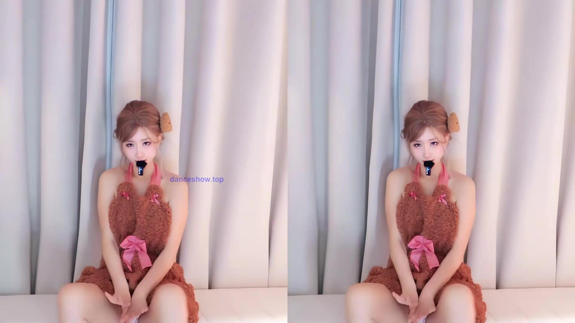 精品裸舞】，一见倾心，高颜值反差婊【悠悠】付费福利，各种情趣制服裸舞，道具脸穴同框自慰1