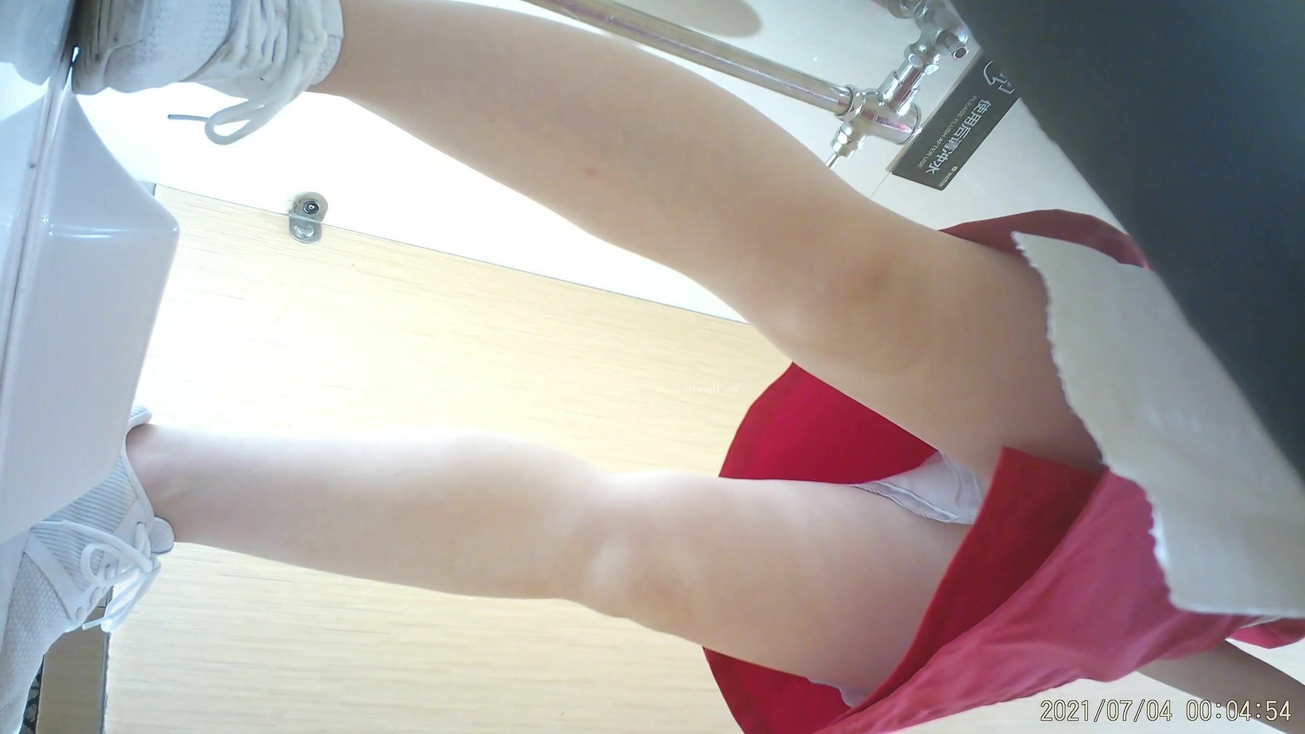 商场女厕全景偷拍5位极品少妇❤️各种美鲍鱼9