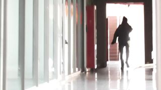 大神潜入大学女厕全景偷拍几位大长腿小姐姐 保养的还不错的粉嫩美鲍鱼