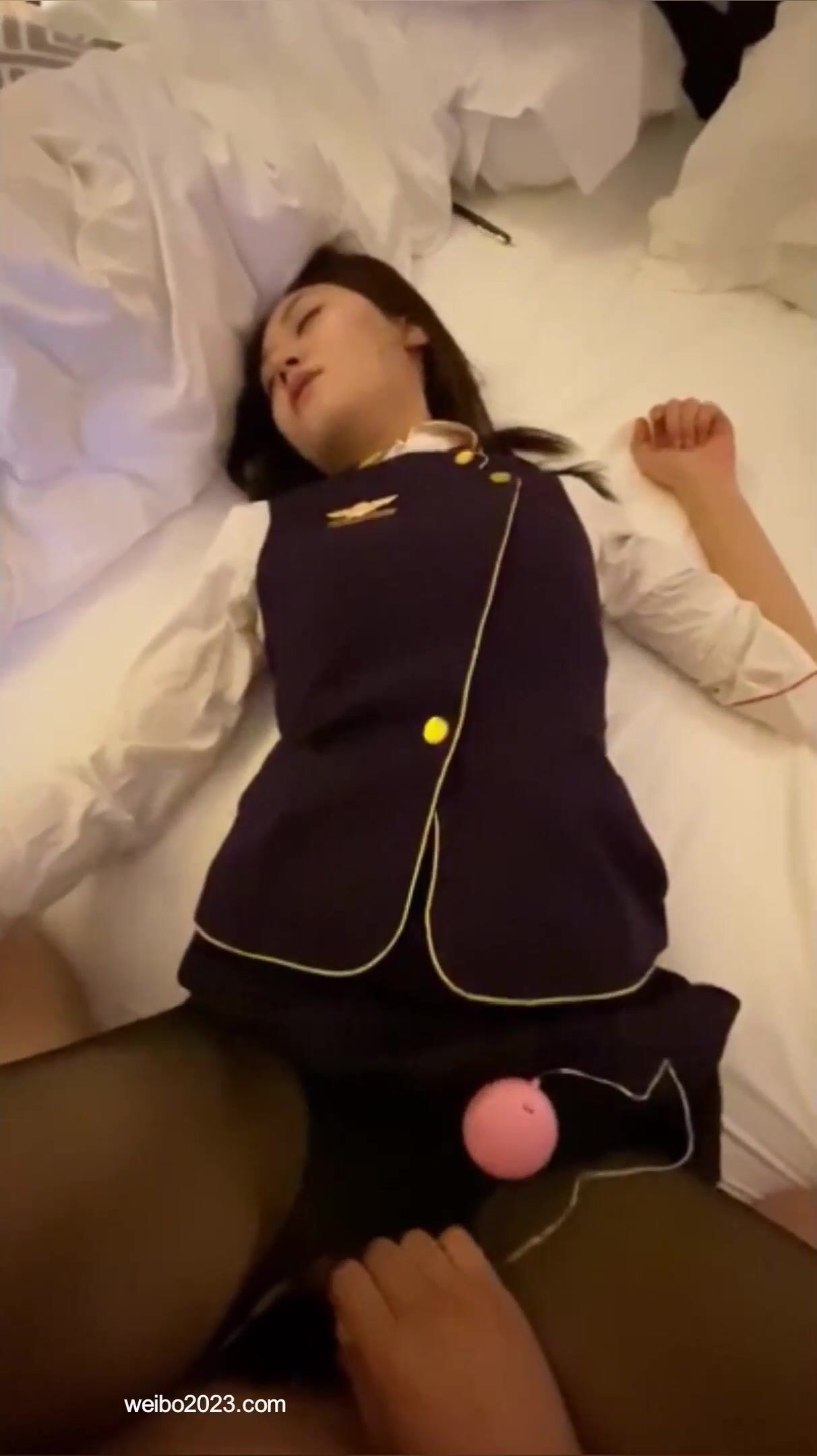 大神酒店约炮制服女友换上开档黑丝各种姿势啪啪