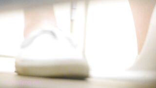 台湾小吃街女厕全景偷拍 5位美少妇的私密花园