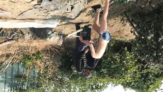 2025新品，天花板露出狂人御姐【cikaimoon】付费⑦，更大胆直接，帮老农干活小卖店勾引老头7