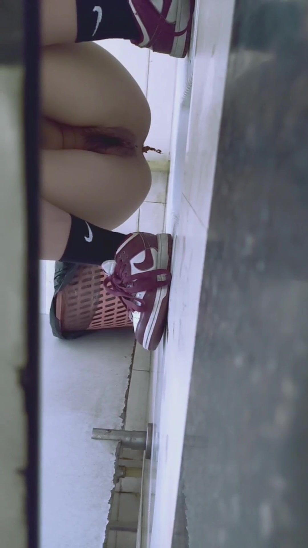 办公楼女厕全景偷拍 多位美女同事各种肥美的鲍鱼