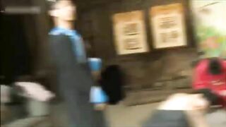 猎奇 这是什么花样？三级片拍摄现场？衙门审问捆绑束缚，脱光光仗着打屁屁